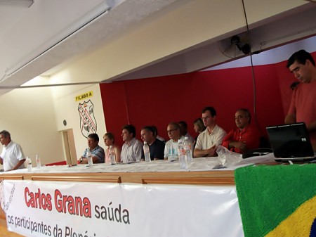 Da esquerda para direita: Deputado Federal Devanir Ribeiro; Ex-vice Prefeita Ivete Garcia; Presidente da CNM - Confederação Nacional dos Metalúrgicos Carlos Grana; Vereador Montorinho, Vereador Paulo Dias e Vereador Jairo Bafile.